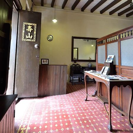 Yong Yi Yuen Guesthouse George Town Bagian luar foto